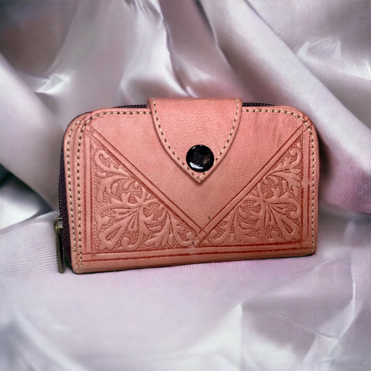 Pink artisanal leather cardboard purse